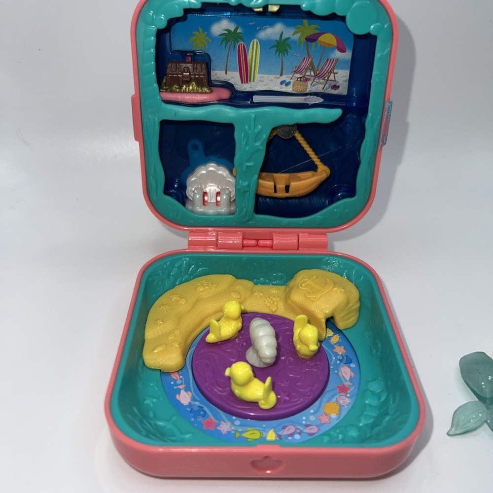 Polly Pocket Hidden Hideouts Mermaid Cove Compact Playset Surprises 2018‎
